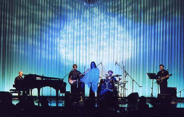 20041201oboro01.jpg(34476 byte)