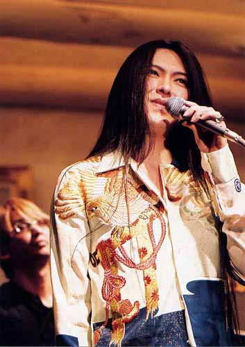 2005hanami12.jpg(32025 byte)