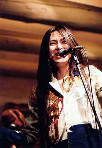 2005hanami13.jpg(24778 byte)