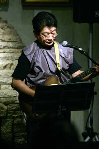 2008hanami01.jpg(19052 byte)