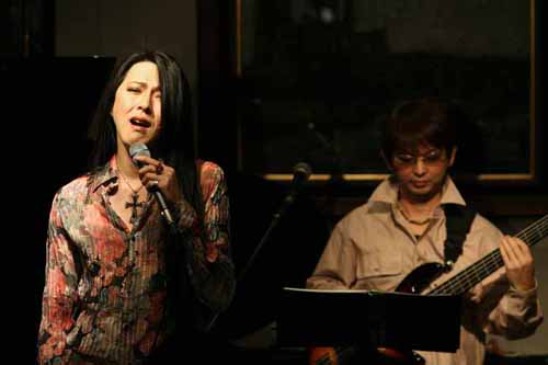 2008hanami43.jpg(18053 byte)